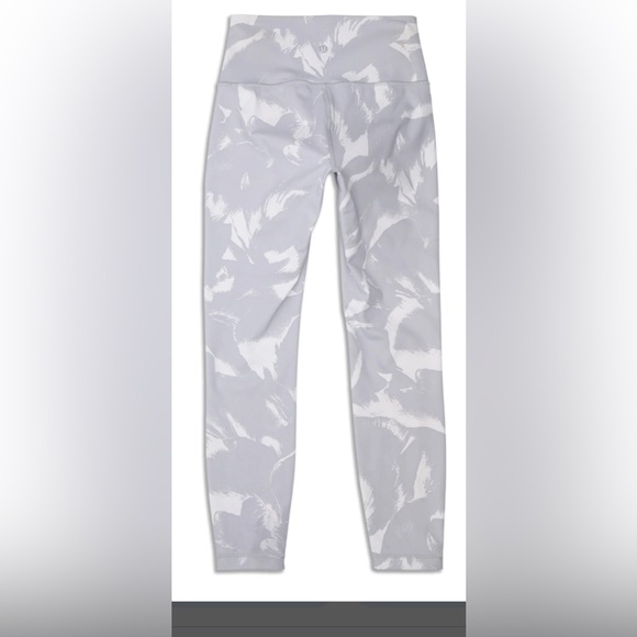 Lululemon Wunder Under High-Rise legging 25" size 6. EUC. - Picture 6 of 6